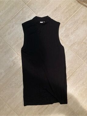 GAP Black Mock-Neck Sleeveless Tank